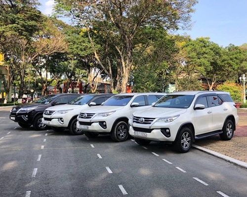 Nhu cầu thuê xe du lịch cao cấp trên thị trường